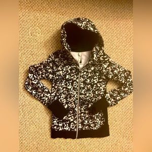 Lululemon Zip Jacket with Stretch, hood & pockets